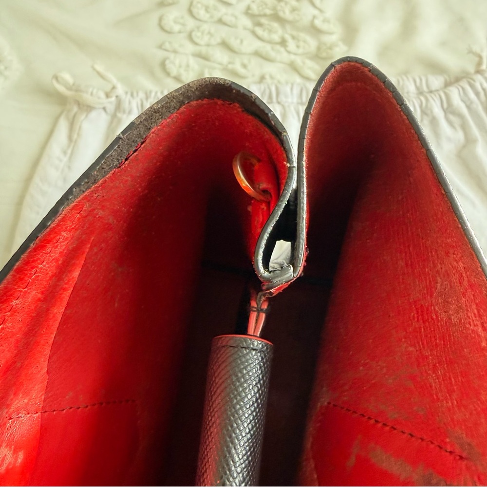 Prada Saffiano Double Large Tote in Black and Red. - Picture 6 of 16